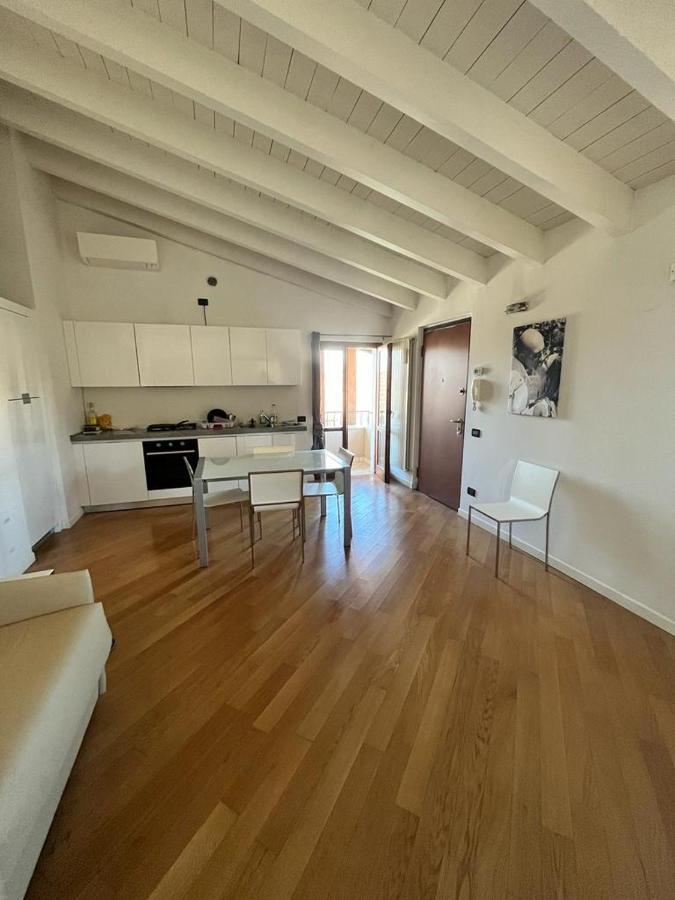 Vittoria Al Lago Apartment Desenzano del Garda Exterior foto
